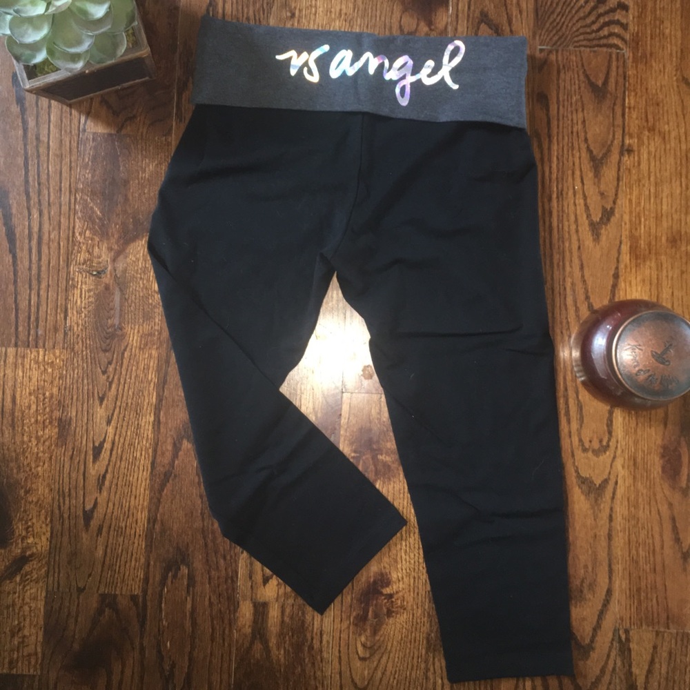 Victoria’s Secret Cropped Black Yoga Pant